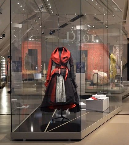 Мода и одежда в Королевском музее Онтарио