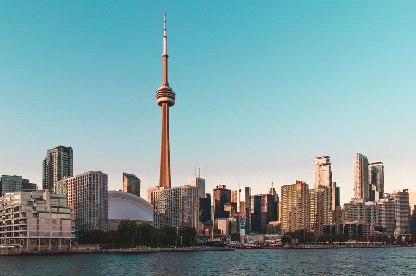Торонто - один из самых популярных городов для работы в Канаде