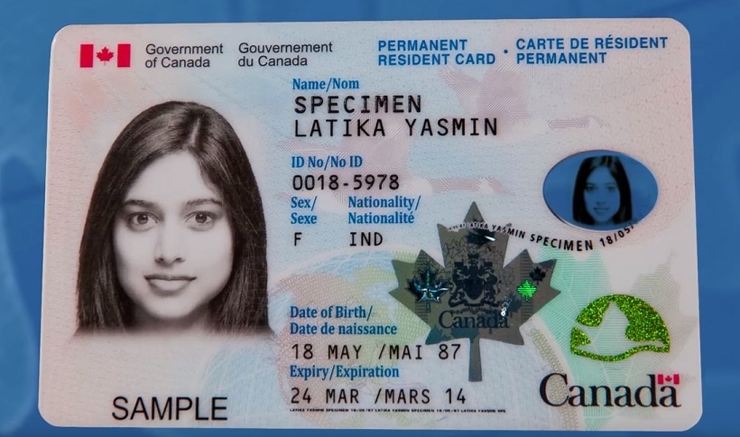 Пример того, как выглядит карта постоянного жителя Канады (Permanent Resident Card)